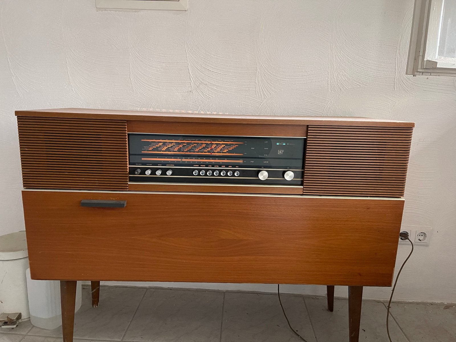 Vintage Radio Meubel - Jaren '60 Houten Console Radio, Audio, Tv en Foto, Radio's, Ophalen of Verzenden, Gebruikt, Radio