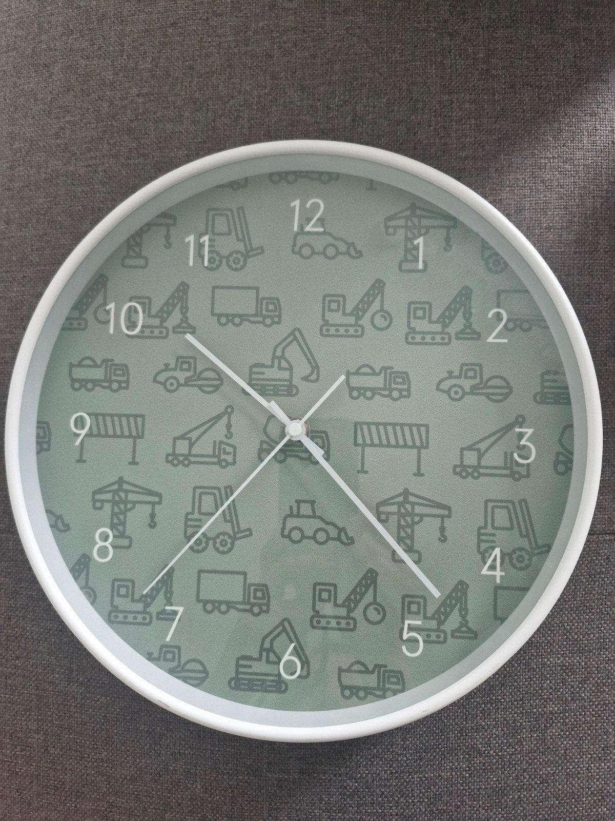 Dutch Sprinkles wandklok 30 cm groen met bouwvoertuigen, Wit, Analoog, Ophalen of Verzenden, Modern