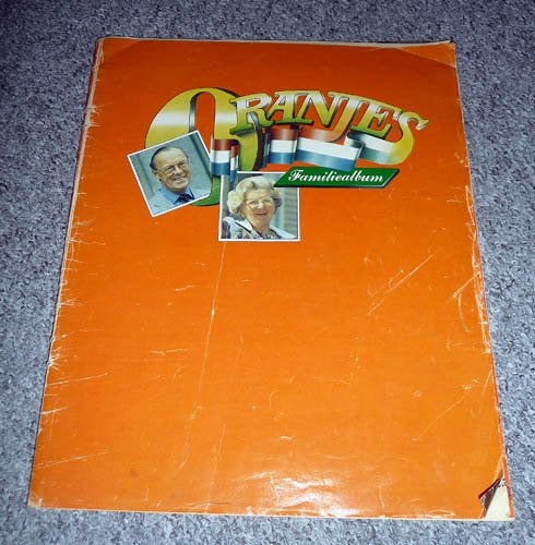 Oranjes Familiealbum, Verzamelen, Koninklijk Huis en Royalty, Ophalen of Verzenden, Gebruikt