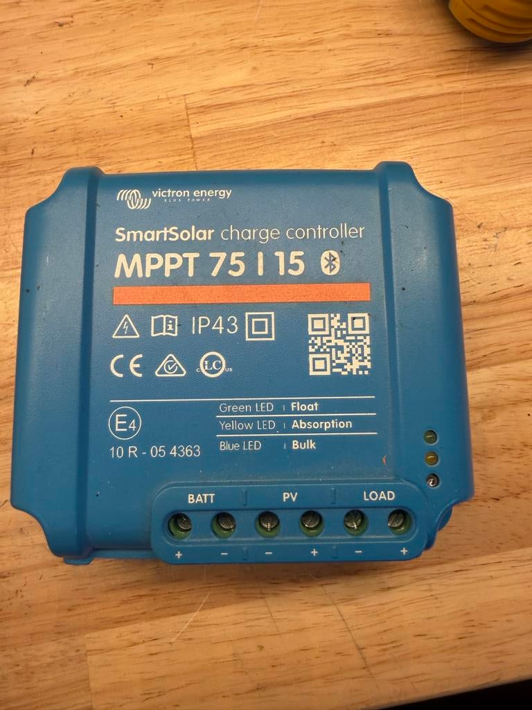 Victron Energy SmartSolar MPPT 75 | 15 Laadregelaar, Ophalen of Verzenden, Gebruikt, Overige typen