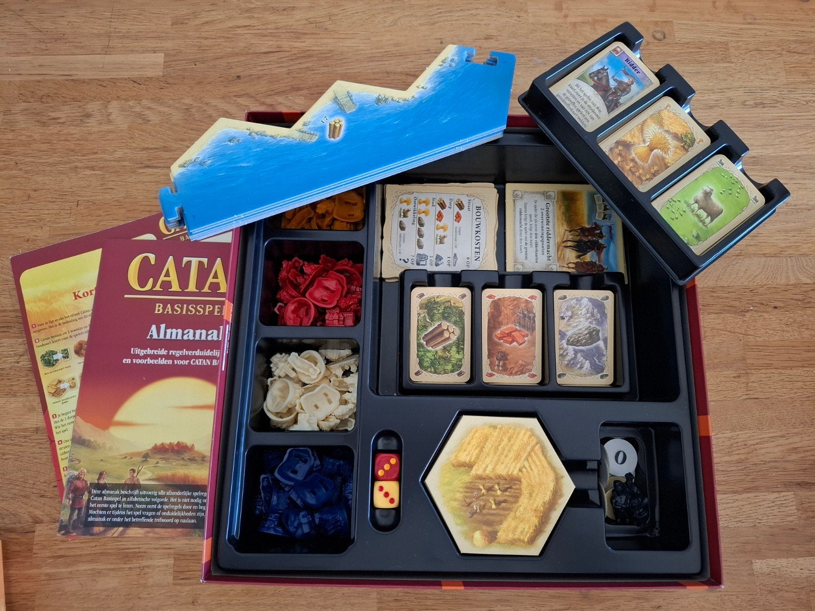 Catan basisspel, Drie of vier spelers, Ophalen of Verzenden, Zo goed als nieuw