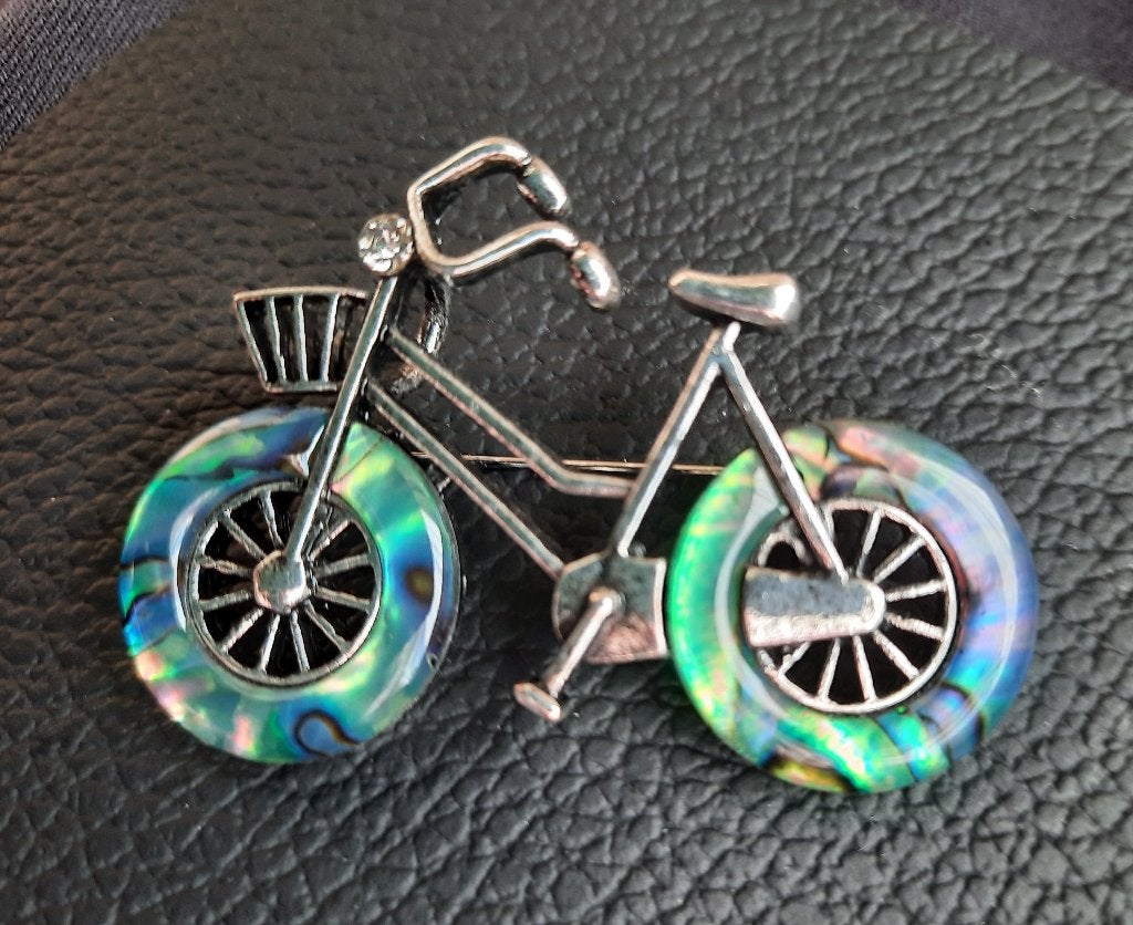 Fiets broche met gekleurde banden (H07070), Ophalen of Verzenden, Nieuw, Overige materialen