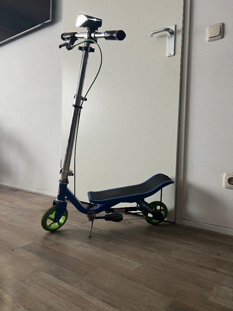 Space Scooter Z.G.A.N., Ophalen, Zo goed als nieuw, Gewone step, Space Scooter