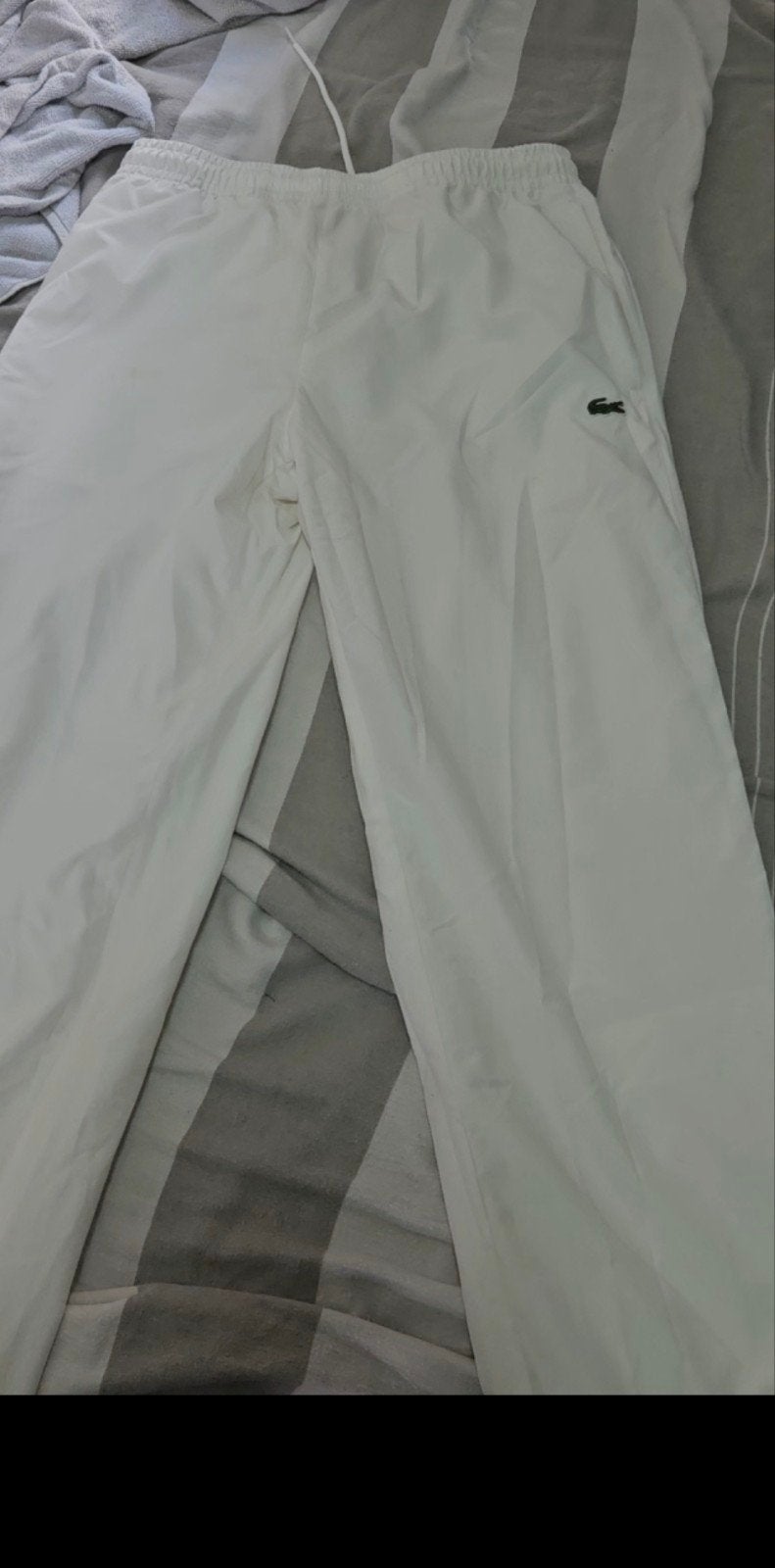 orginele Lacoste witte trainingsbroek S, Kleding | Heren, Spijkerbroeken en Jeans, Overige jeansmaten, Ophalen of Verzenden, Gedragen