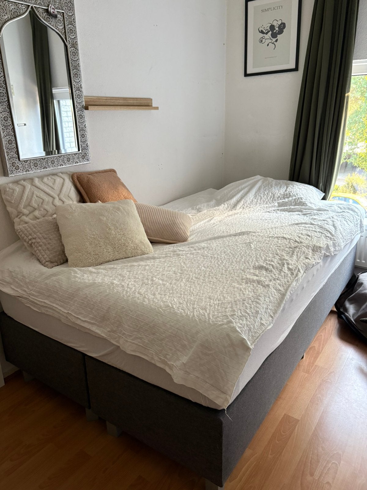 Twijfelaar boxspring 120x 200 logeerbed hoofdbord aanwezig., Ophalen, Gebruikt, Twijfelaar, 120 cm
