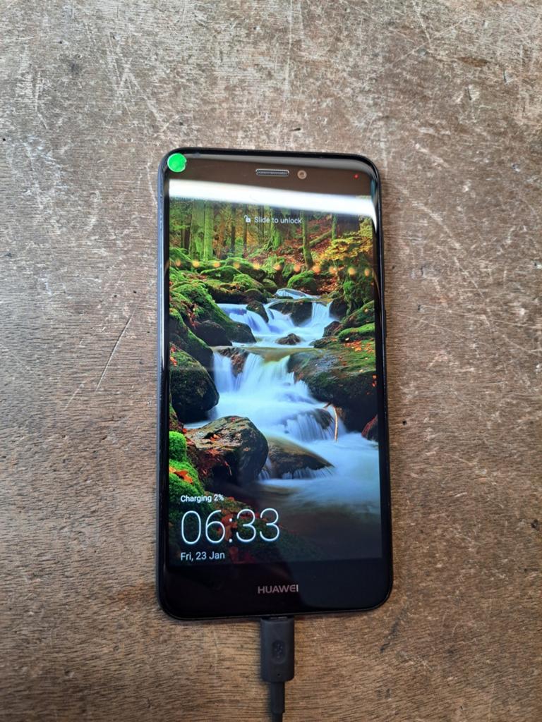 Huawei P8 Lite, Telecommunicatie, Mobiele telefoons | Huawei, Gebruikt, Zwart, Touchscreen, Ophalen of Verzenden