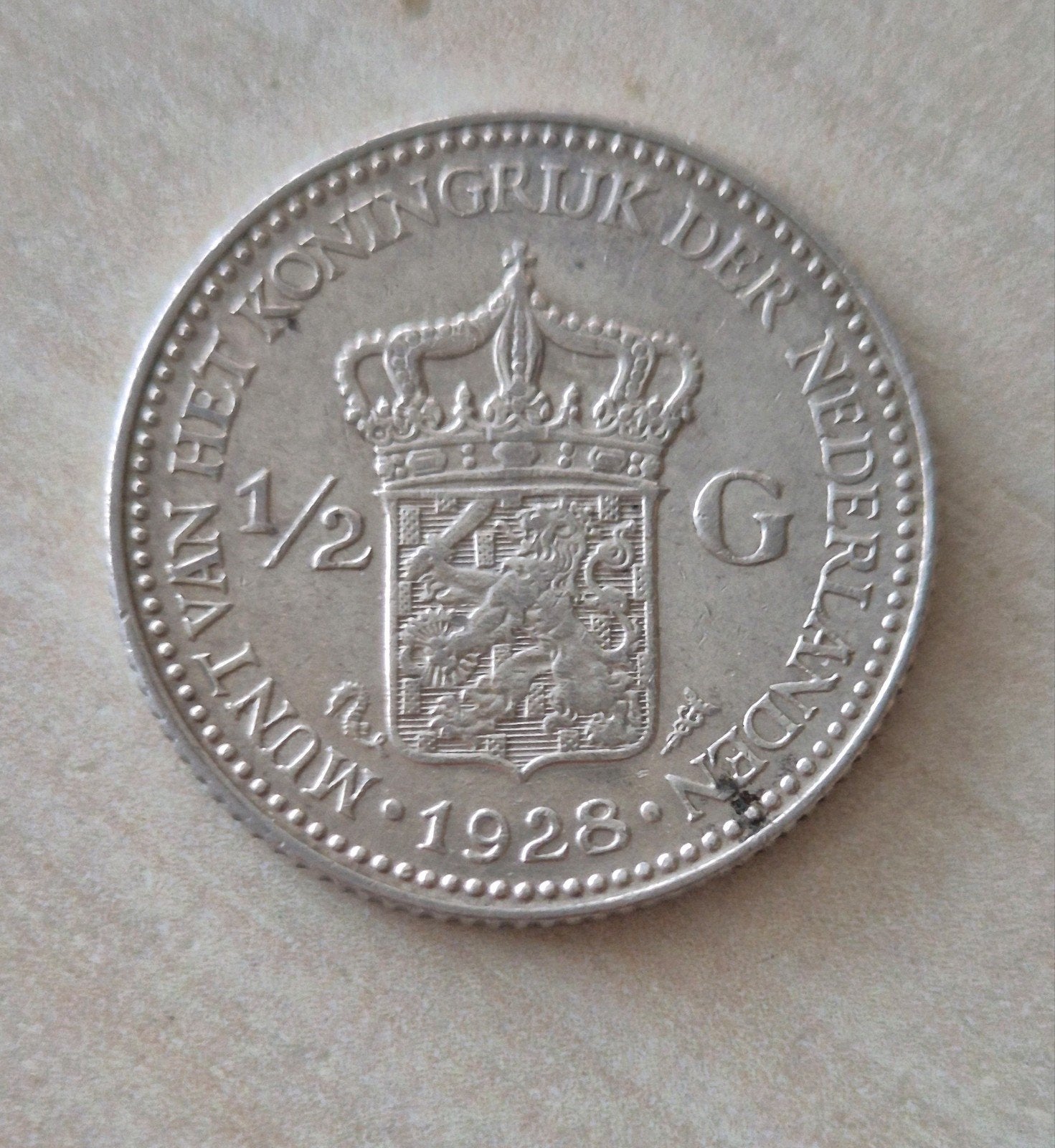 Zilveren halve gulden 1928 Koningin Wilhelmina, Postzegels en Munten, ½ gulden, Zilver, Ophalen of Verzenden, Koningin Wilhelmina