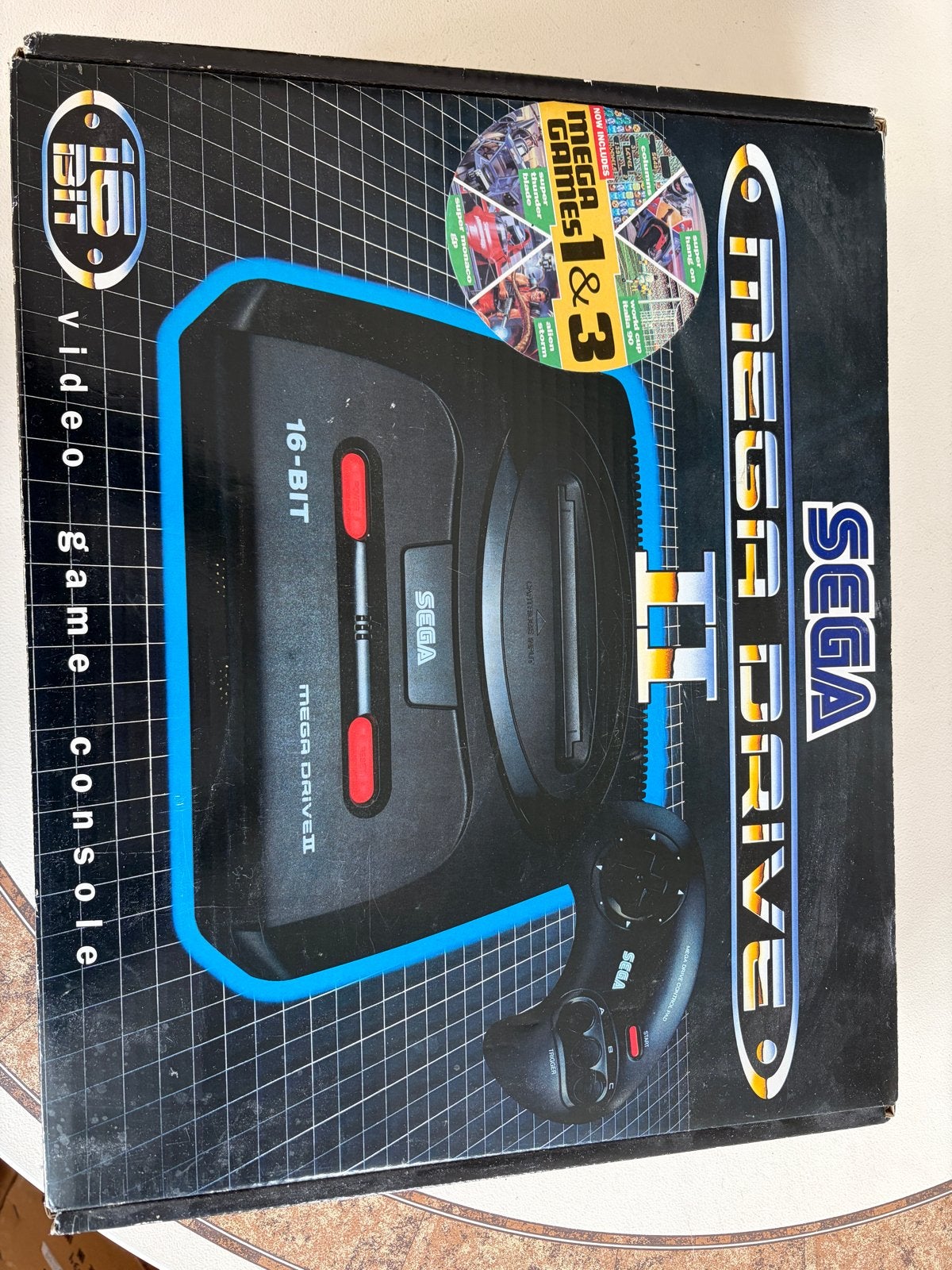 Sega Mega Drive II in originele doos, Met games, Mega Drive, Met 2 controllers, Ophalen of Verzenden