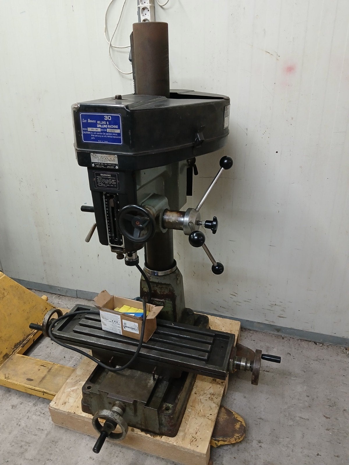 Boorfreesmachine met onderstel, Ophalen, Gebruikt, Freesbank, Minder dan 500 mm