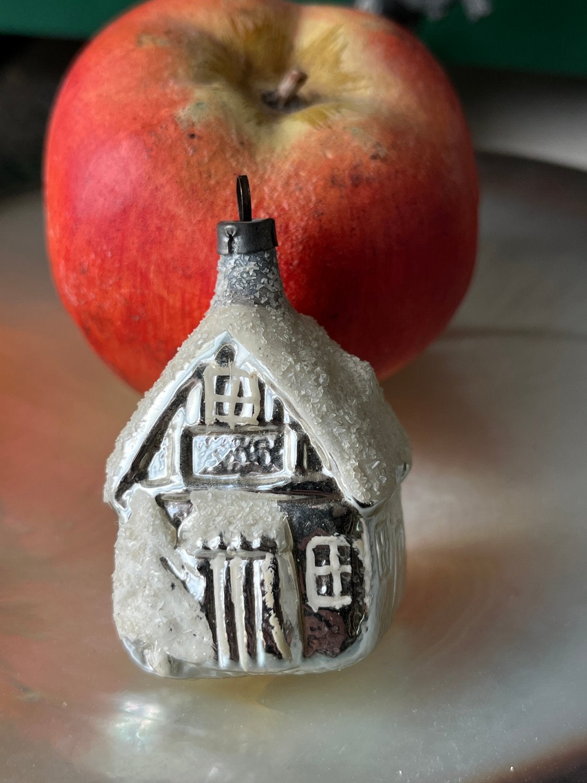 Oude kleine zilveren glazen kerstbal (nr 37): huisje, Gebruikt, Ophalen of Verzenden, Nvt, Nvt