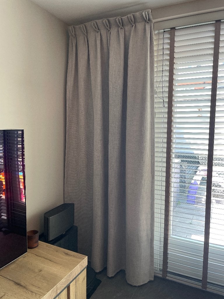 Harlow geweven grijs gordijn, Ophalen, Met haken, 160 cm, Zo goed als nieuw