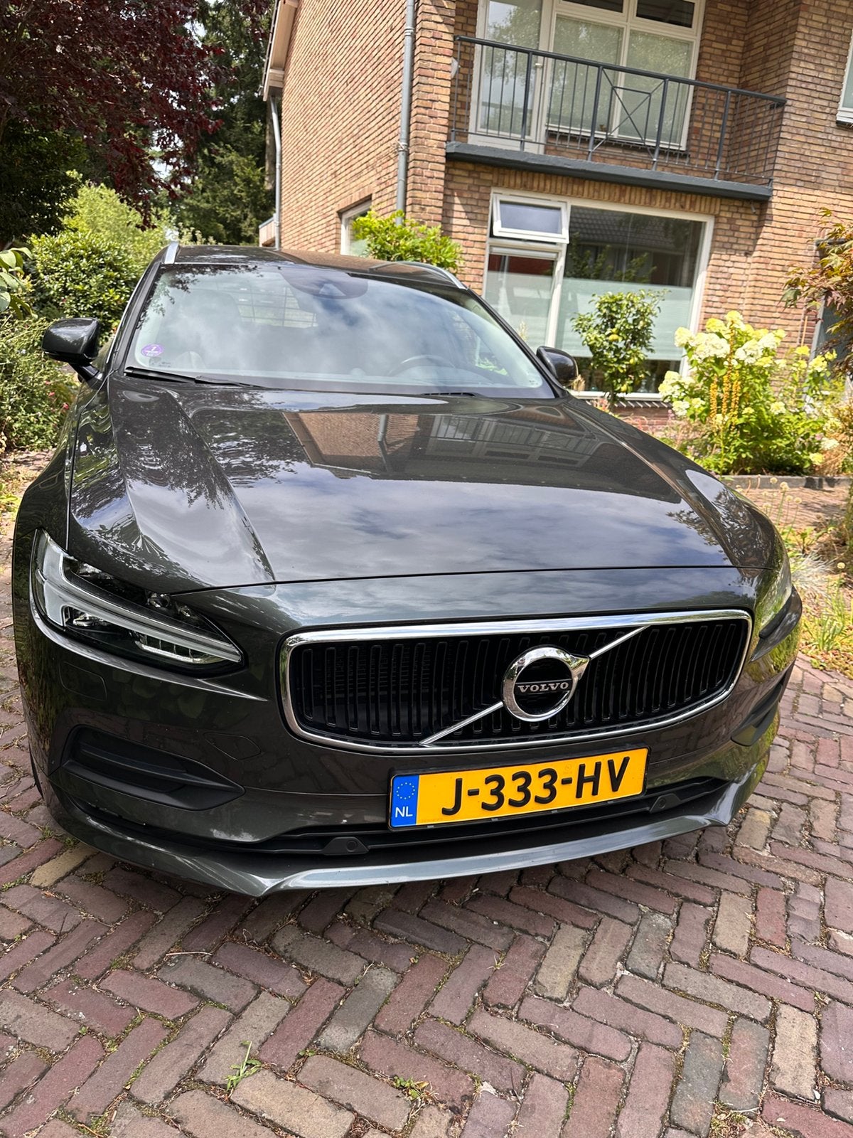 Volvo V90 T6 AWD Inscription 310pk 2019 Pine Grey - B&W, Automaat, V90, Zwart, Leder