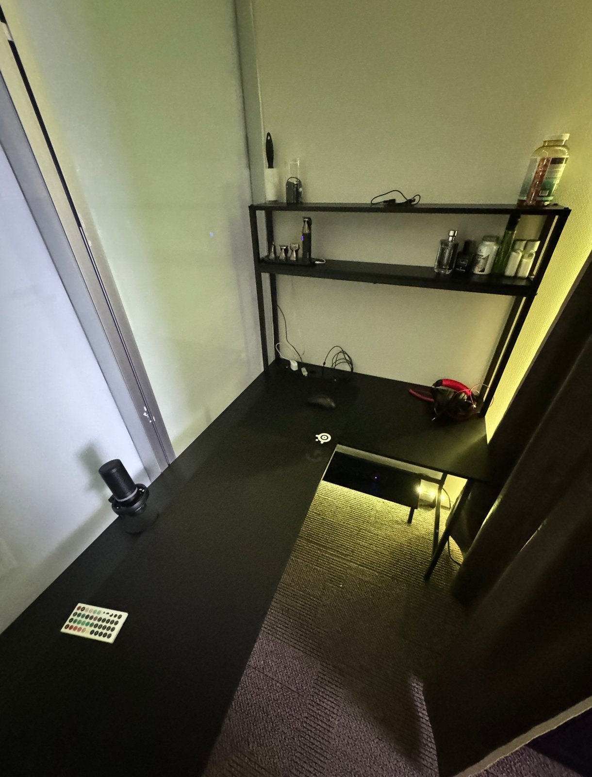 L-vormig Gaming Bureau met Opbergplanken en Stopcontact, Huis en Inrichting, Metaal, Hoekbureau, Nieuw, Ophalen of Verzenden