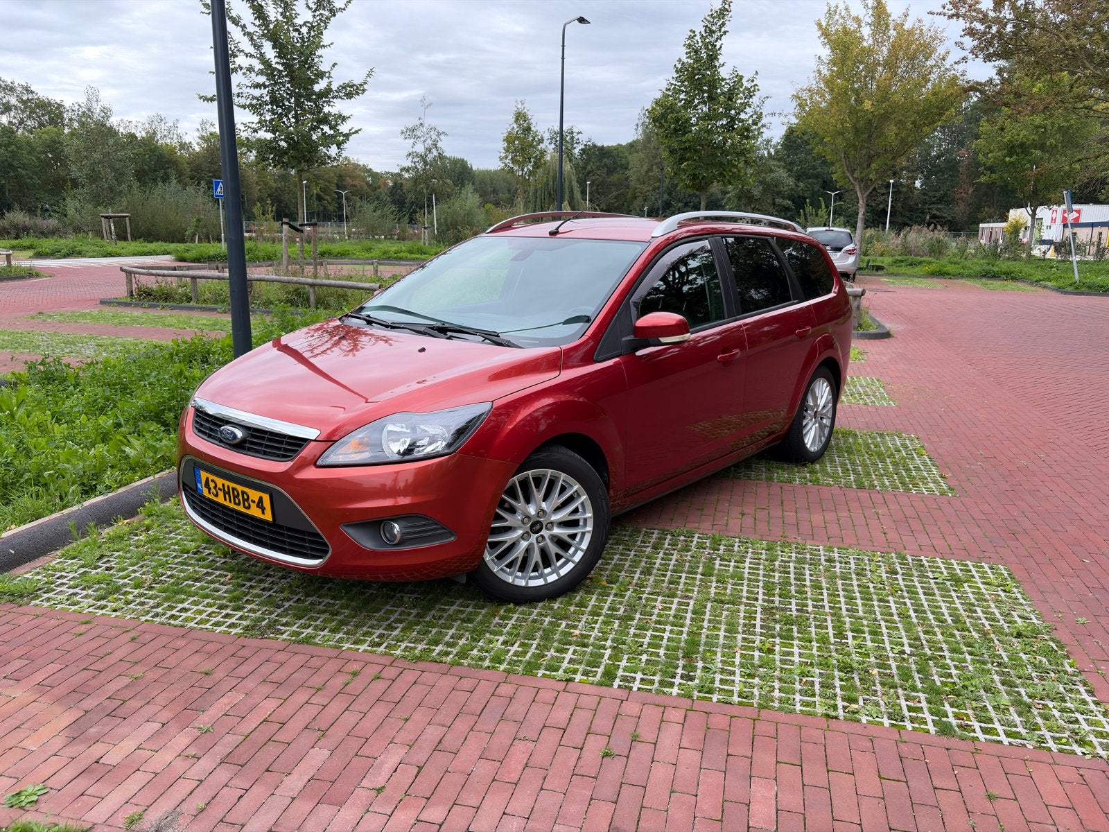 Ford Focus 1.6 Titanium 2008, CarPlay, trekhaak, 2e eigenaar, 1596 cc, 4 cilinders, Navigatiesysteem, 100 pk