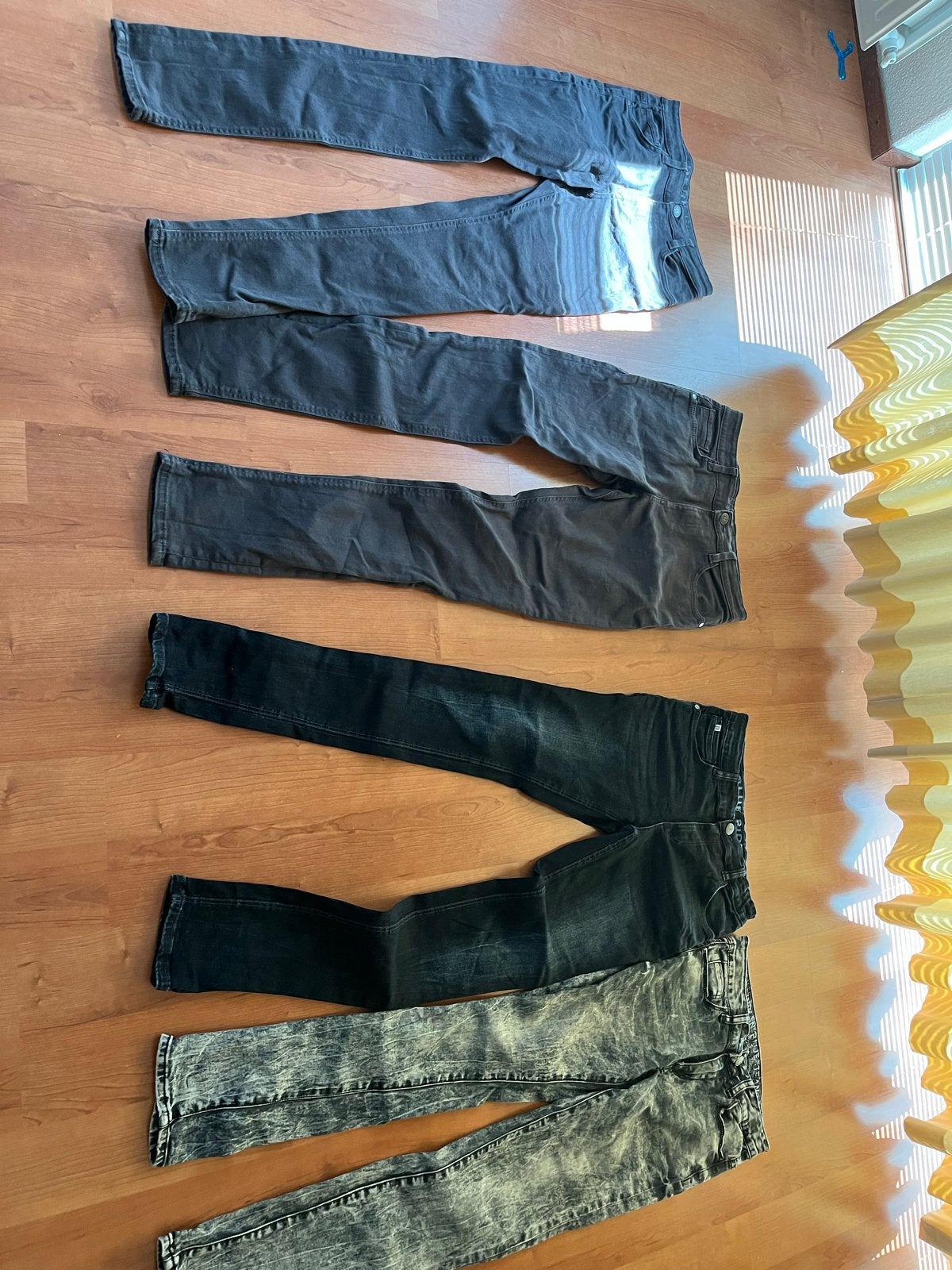 Partij van 4 jongens jeans - maat 158/164, Ophalen