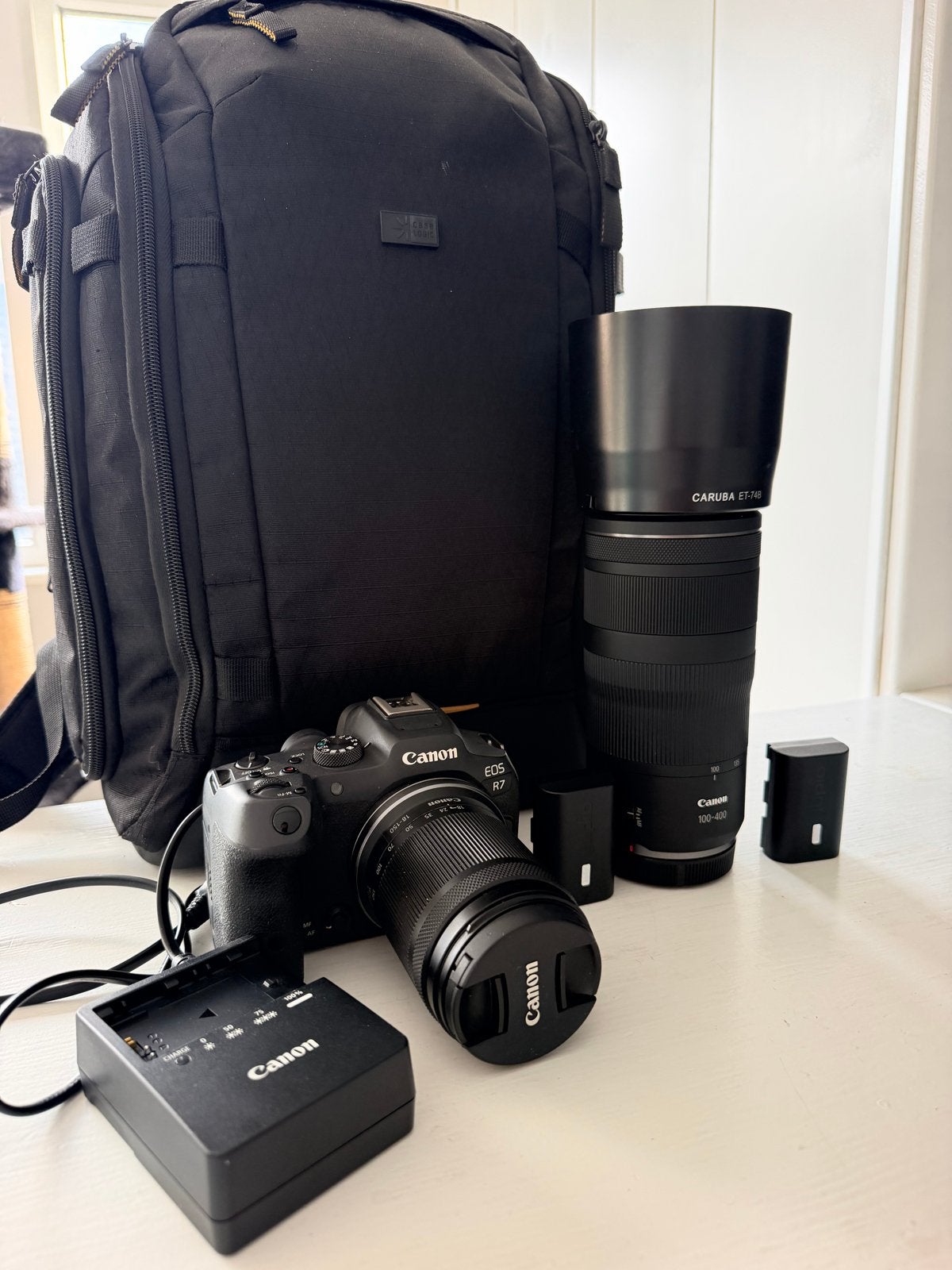 Complete set: Canon EOS R7 met 18-150mm & RF100-400mm + tas, Canon, Ophalen of Verzenden, Zo goed als nieuw, Accu