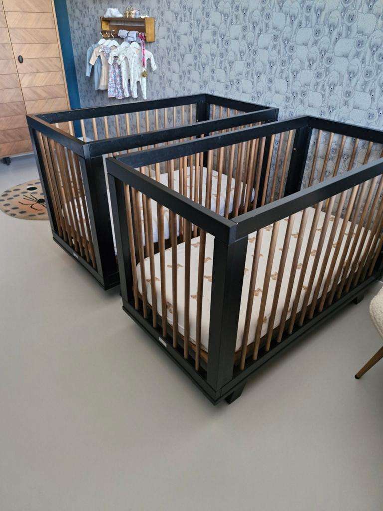 Coming Kids ledikant tweeling zwart hout eiken bruin matras, Ophalen, Gebruikt, Ledikant