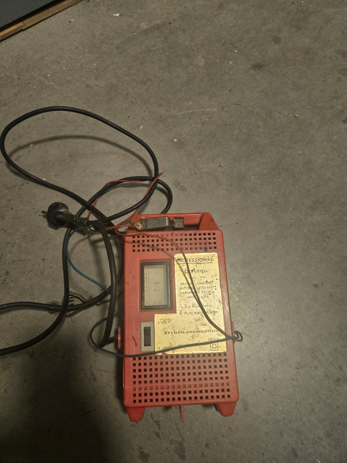 Krynen Automatische Acculader 6/12 Volt, 6 Ampere, Gebruikt