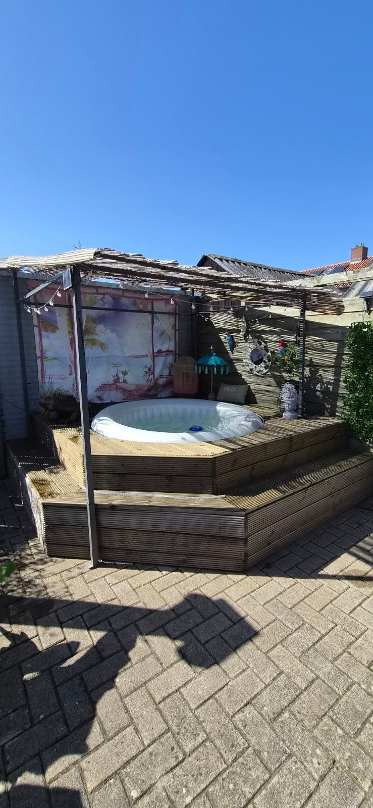 Jacuzzi inclusief ombouw - Zo goed als nieuw, Tuin en Terras, Ophalen