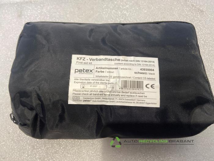 EHBO kit van een Peugeot 3008, Auto-onderdelen, Gebruikt, -, -, Ophalen of Verzenden