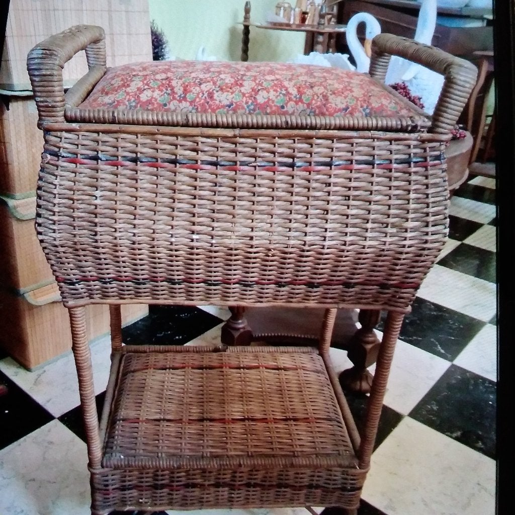 Grote vintage rieten dubbele naaikoffer, Ophalen