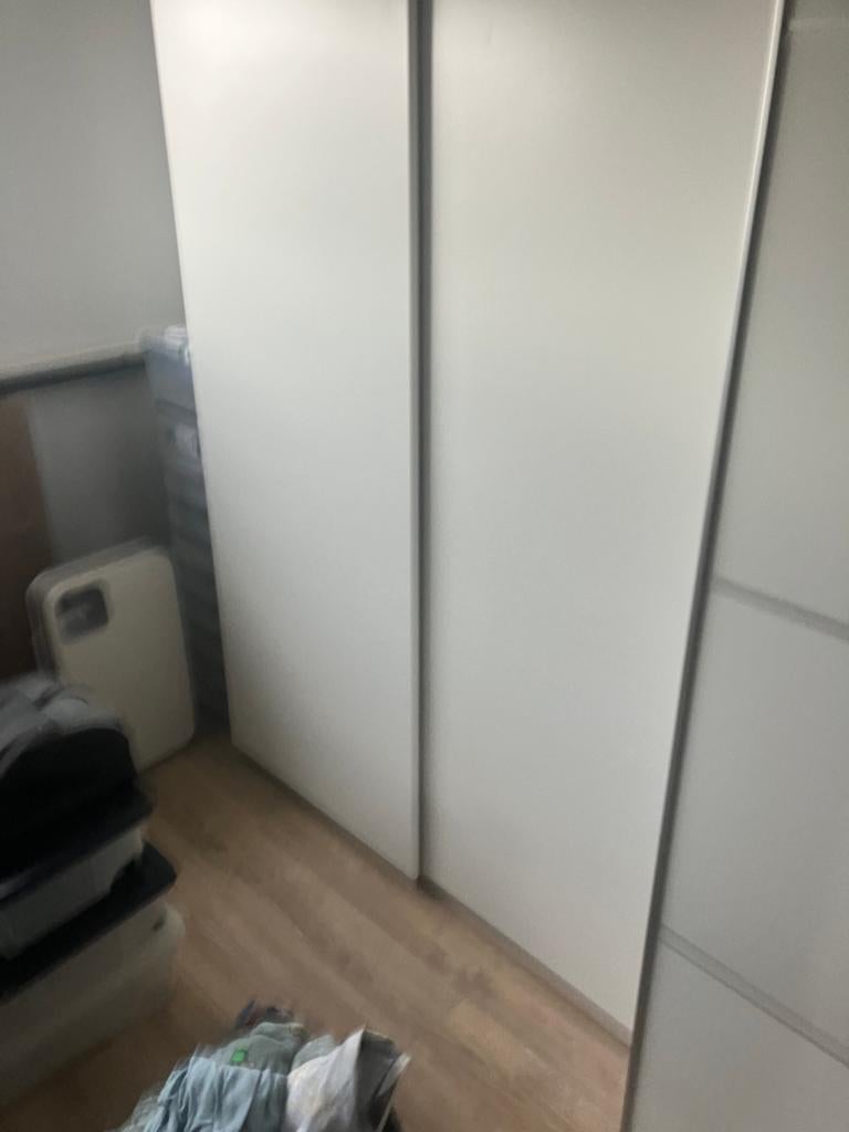 Ikea kast met schuifdeuren, Ophalen, Met plank(en), Gebruikt, 100 tot 150 cm
