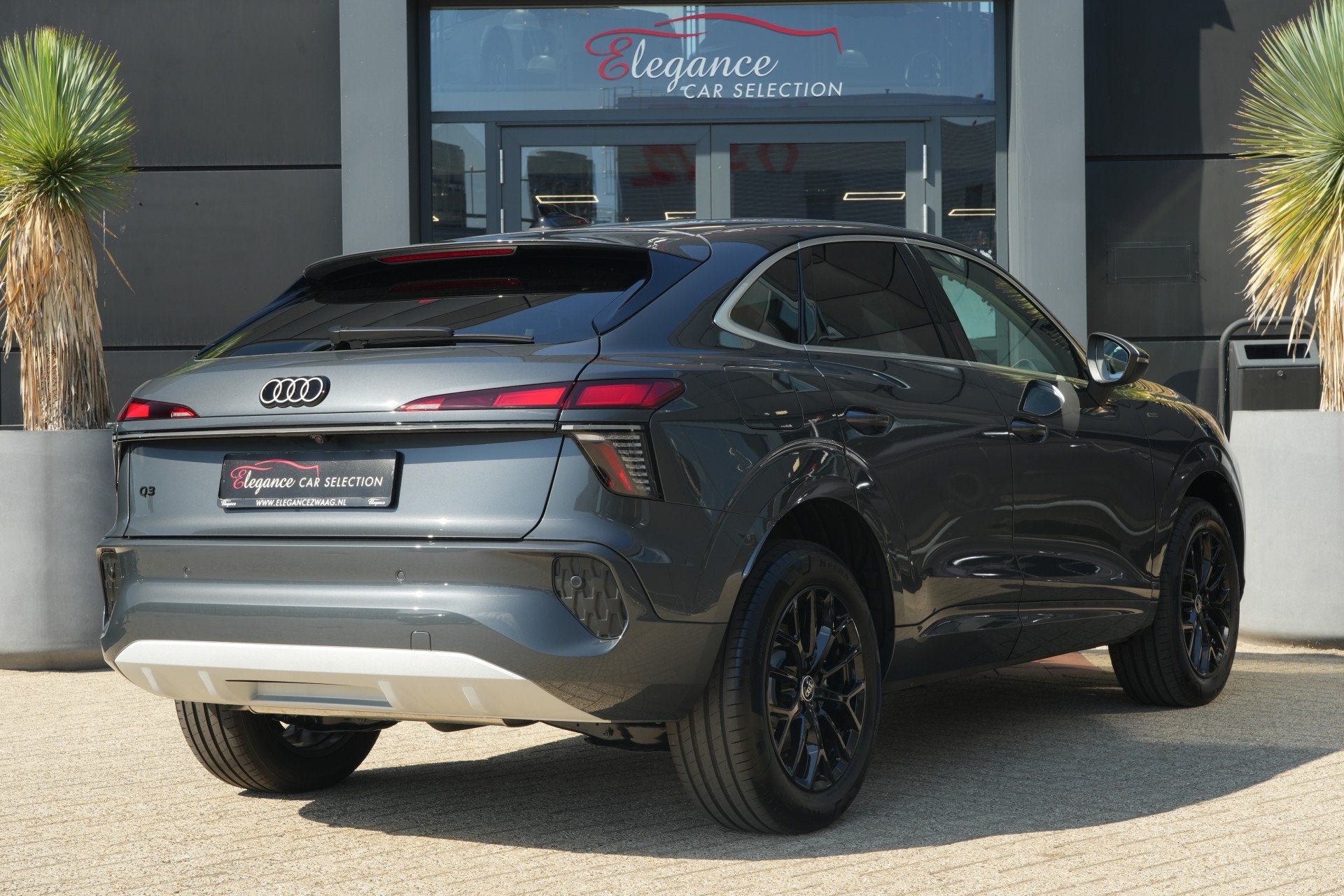 Audi Q3 Sportback 1.5 e-hybrid Advanced edition (bj 2026), Auto's, Audi, 1800 kg, 4 cilinders, Bedrijf, Grijs