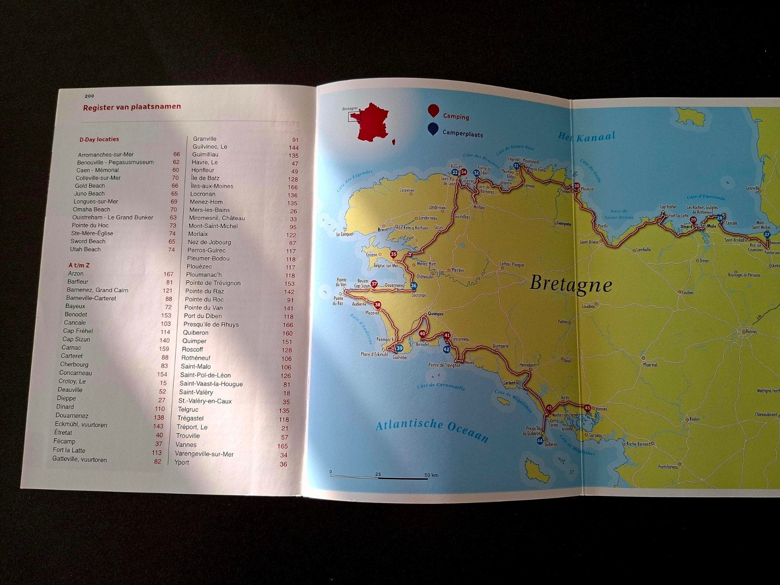 Met de Camper door Frankrijk: Normandië & Bretagne, Gelezen, Europa, Ophalen of Verzenden, Reisgids of -boek