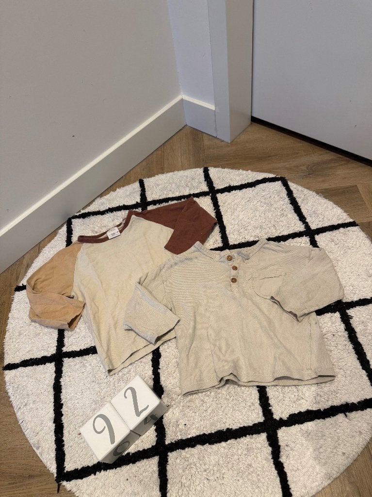 Heel goed 2x bruin beige Zara longsleeve shirt top trui 92, Jongen of Meisje, Ophalen of Verzenden, Zo goed als nieuw, Zara