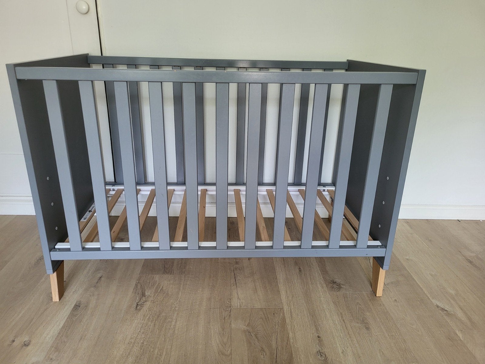 Grijs ledikant Stanley van Prenatal (3 standen), Ophalen, Ledikant