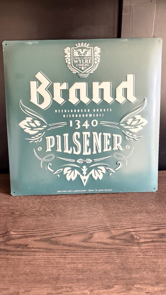 Brand Pilsener blikken reclamebord – reliëf, groen, Ophalen, Gebruikt, Reclamebord, Plaat of Schild, Brand