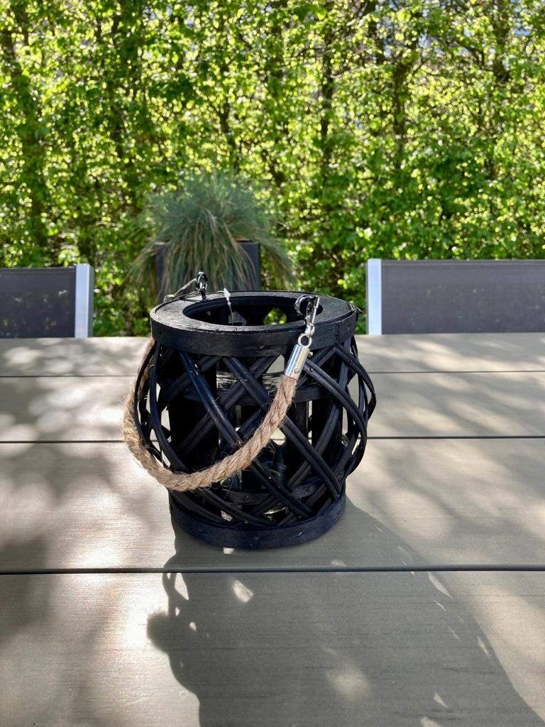 Windlicht Jort rond zwart Nieuw!, Huis en Inrichting, Woonaccessoires | Kandelaars en Kaarsen, Nieuw, Kandelaar, Hout, Zwart, Overige merken