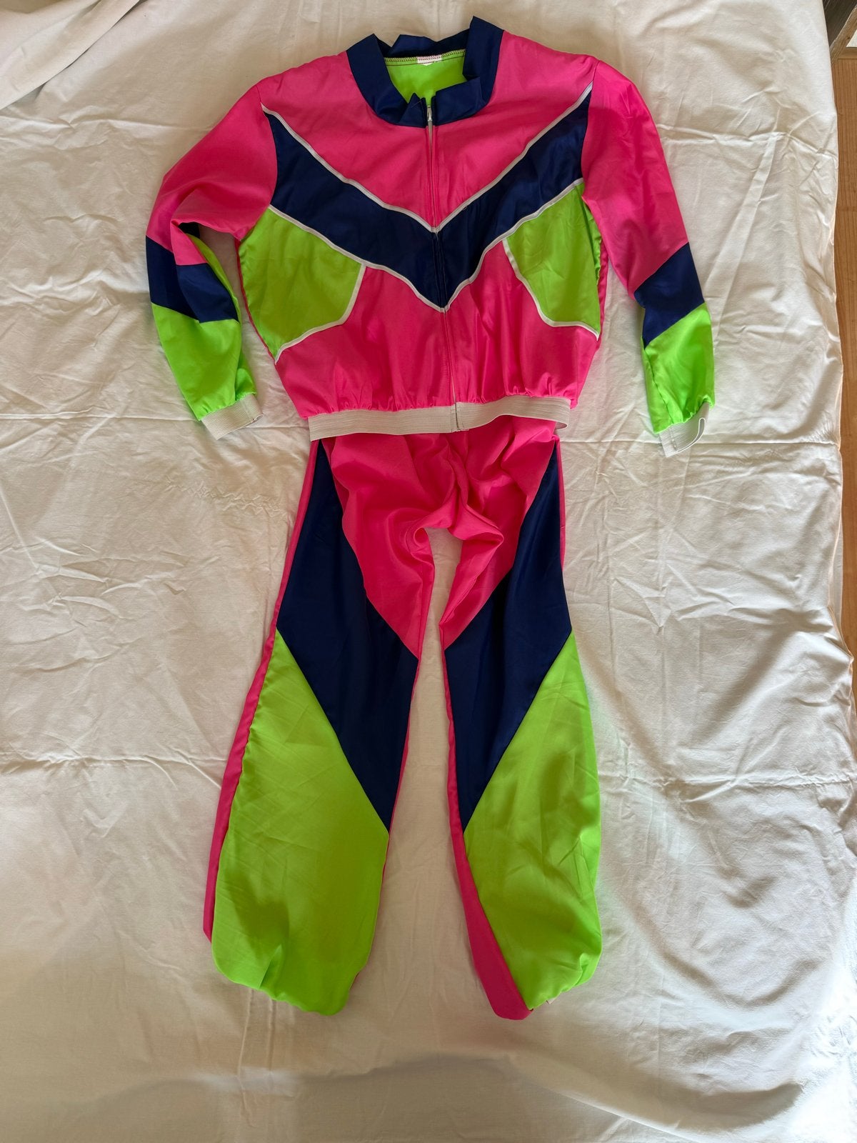 Neon Trainingspak met Net Handschoenen en Zweetbandjes, Carnaval, Maat 42/44 (L), Ophalen of Verzenden, Zo goed als nieuw