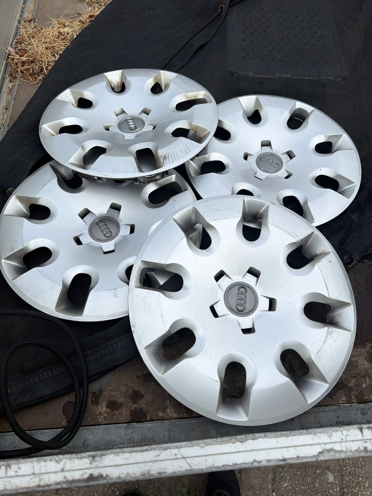 Set van 4 gebruikte Audi wieldoppen, Auto diversen, Wieldoppen, Ophalen, Gebruikt