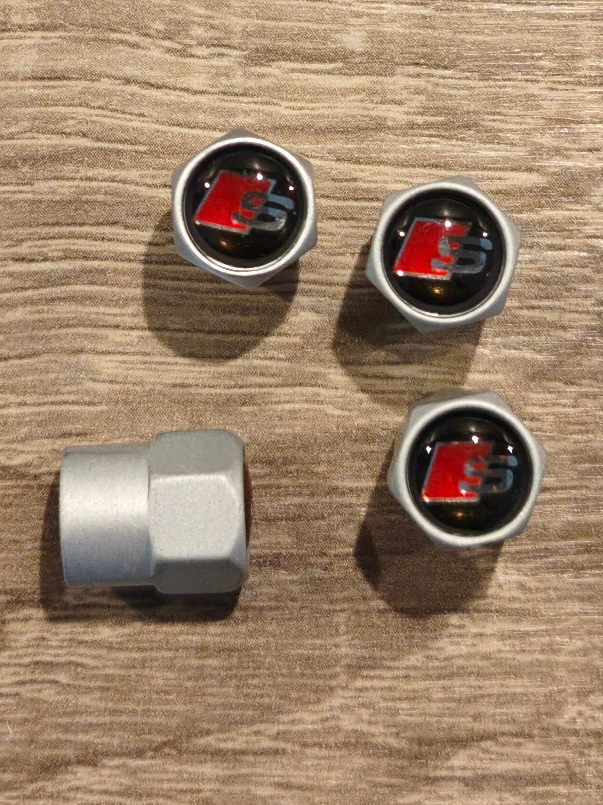 4x Audi S-line logo ZILVER / Geen verzendkosten, Ophalen of Verzenden, Nieuw, Audi