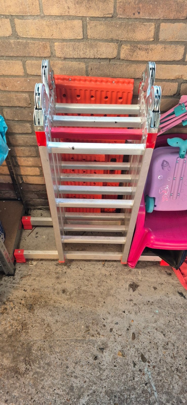 Altrex vouwladder - Multifunctioneel en compact, Ophalen, Zo goed als nieuw, Ladder, Opvouwbaar of Inschuifbaar