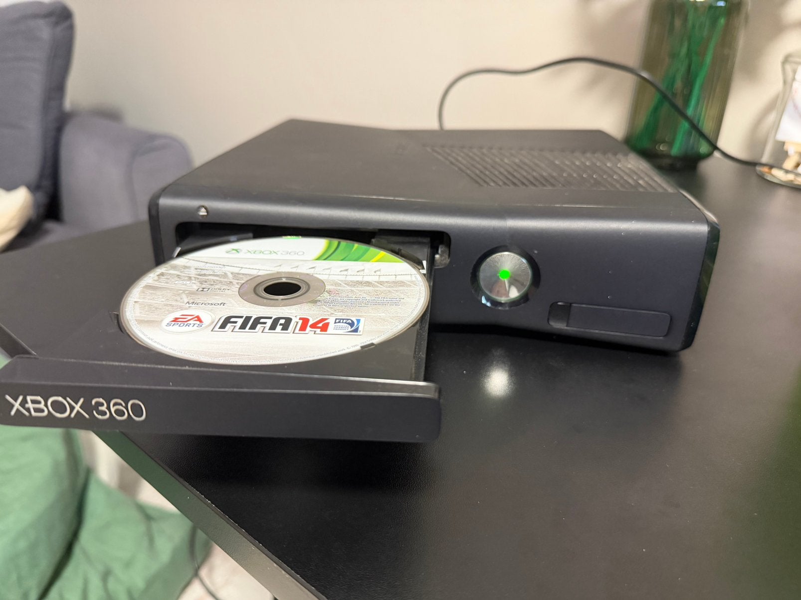 Xbox 360 slim met games, 4 GB, Ophalen of Verzenden, Zonder controller, Gebruikt