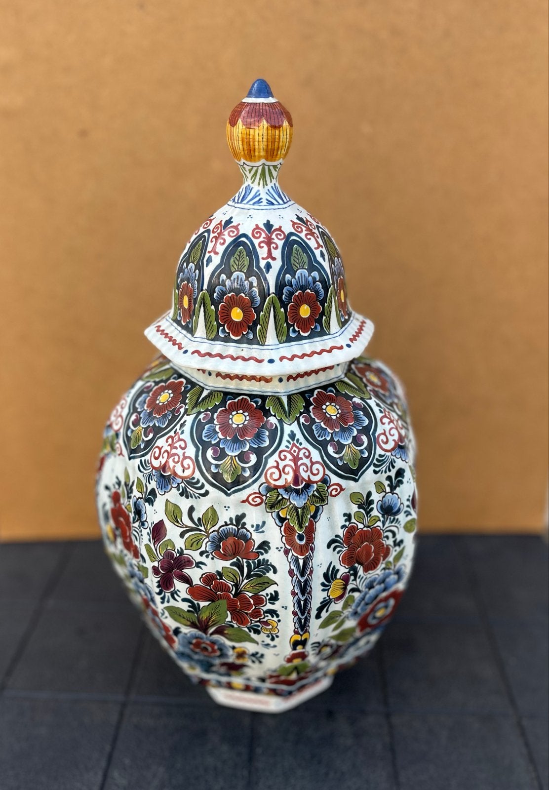 Oud Delft Vaas met Deksel - Bloemenmotief, 37 cm hoog, Ophalen of Verzenden