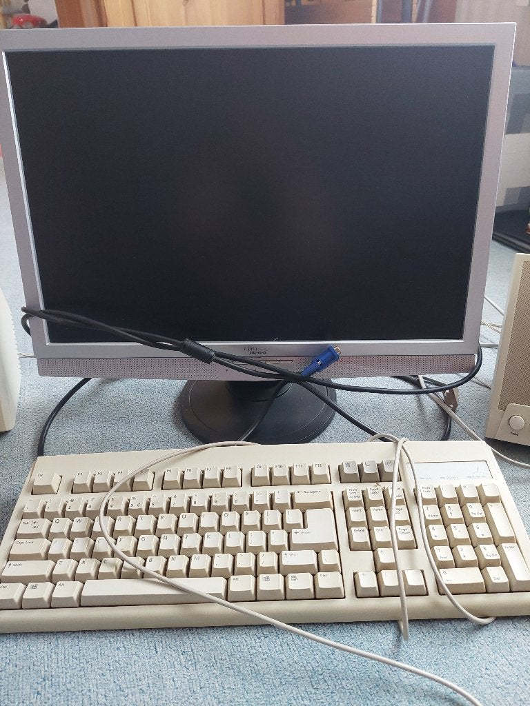 Computerscherm toetsenbord en luidsprekers, Ophalen, Gebruikt, 55 cm, Overige typen