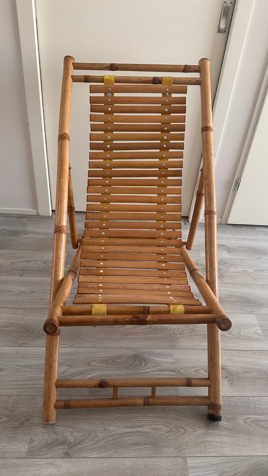 Vintage Bamboe Ligstoel - Verstelbaar en Opvouwbaar, Ophalen, Gebruikt, Overige kleuren, Riet of Rotan
