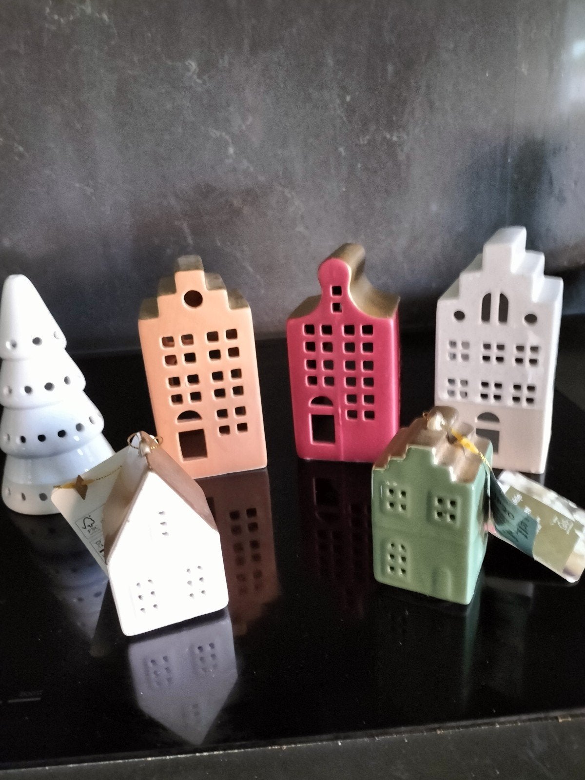 Aardewerk Huisjes & Kerstboom - Sfeervolle Decoratie Set, Diversen, Verzenden, Zo goed als nieuw