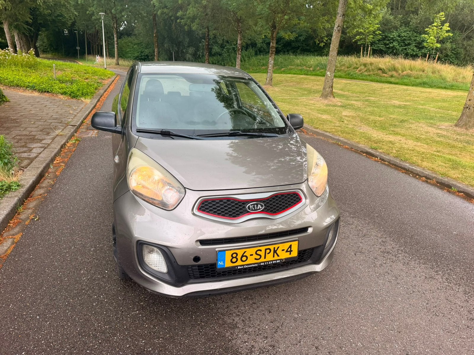 Kia Picanto 1.0 Cvvt 3-DRS 2011 Grijs, Auto's, Voorwielaandrijving, Zwart, Metallic lak, 400 kg