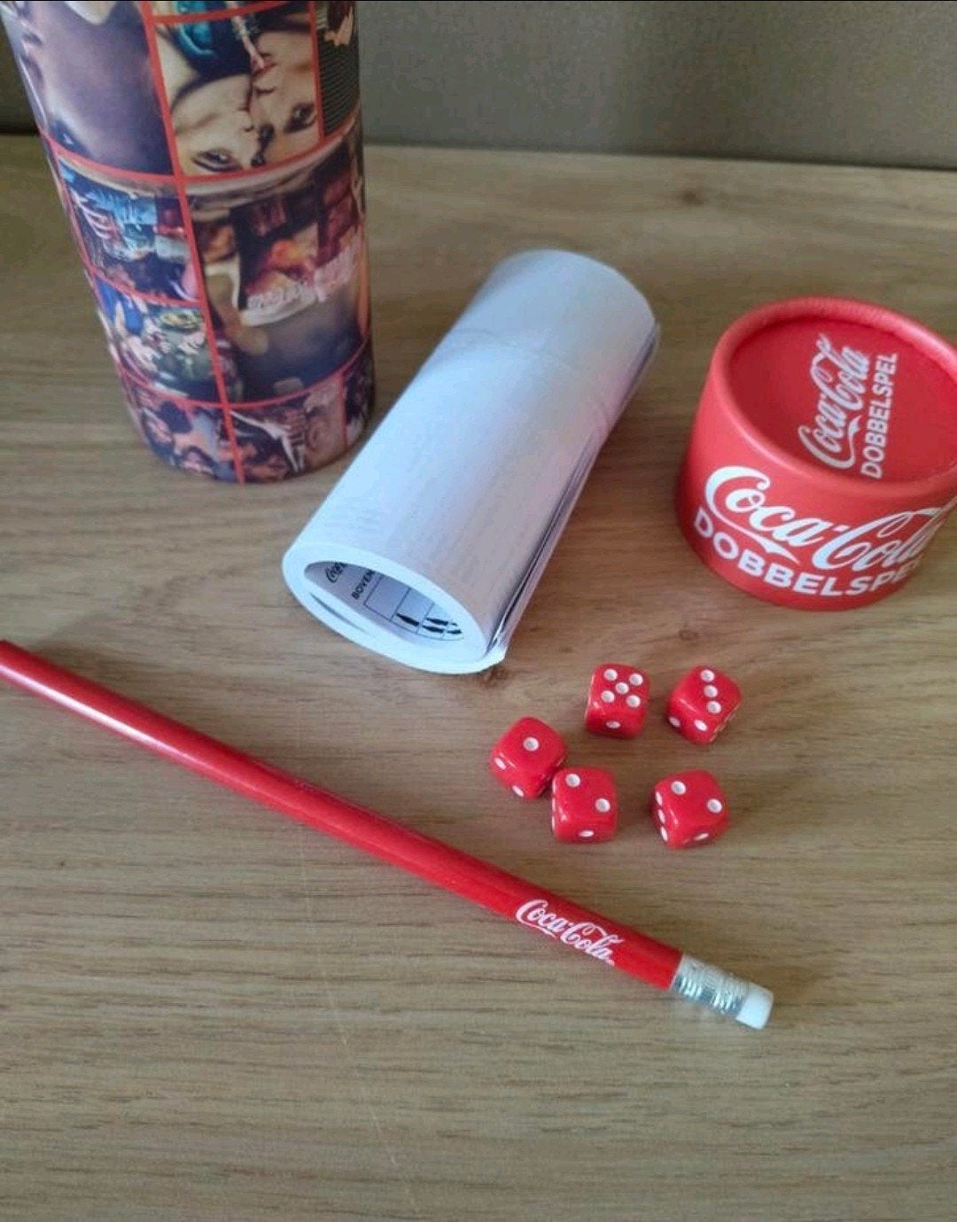 Coca-Cola Dobbelspel met potlood en scoreblad (Yathzee), Vijf spelers of meer, Verzenden, Nieuw, Gemaco nv