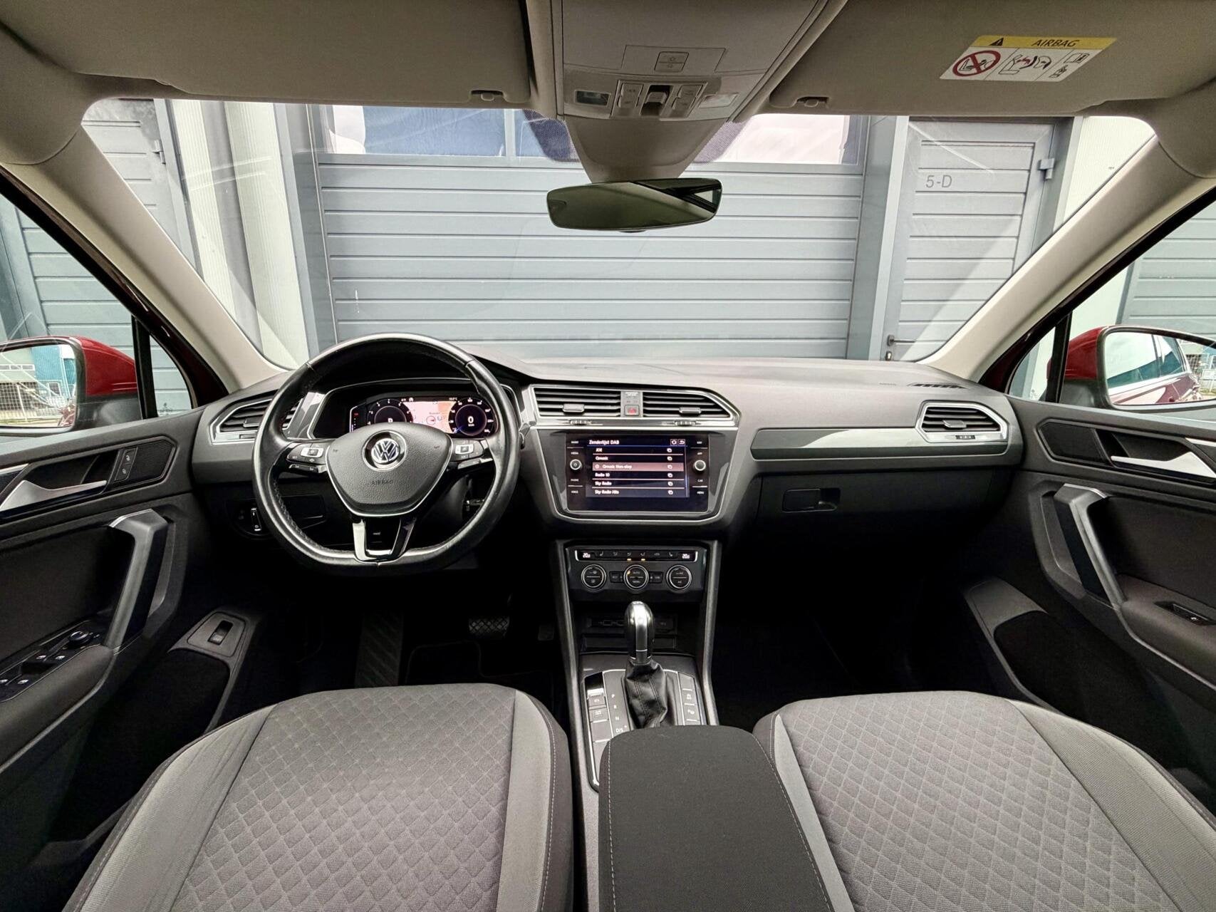 Volkswagen Tiguan 1.5 TSI - 150pk ACT Highline Business R |, Dealer onderhouden, 150 pk, Adaptive Cruise Control, SUV of Terreinwagen