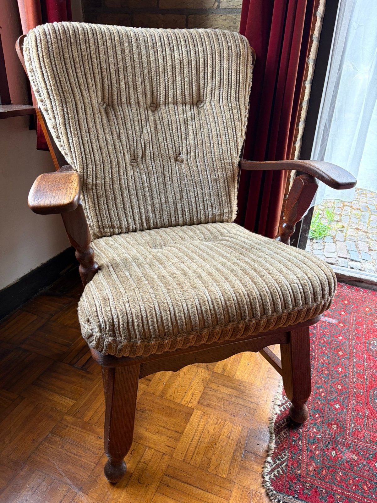 Houten stoel met stoffen kussens, Ophalen