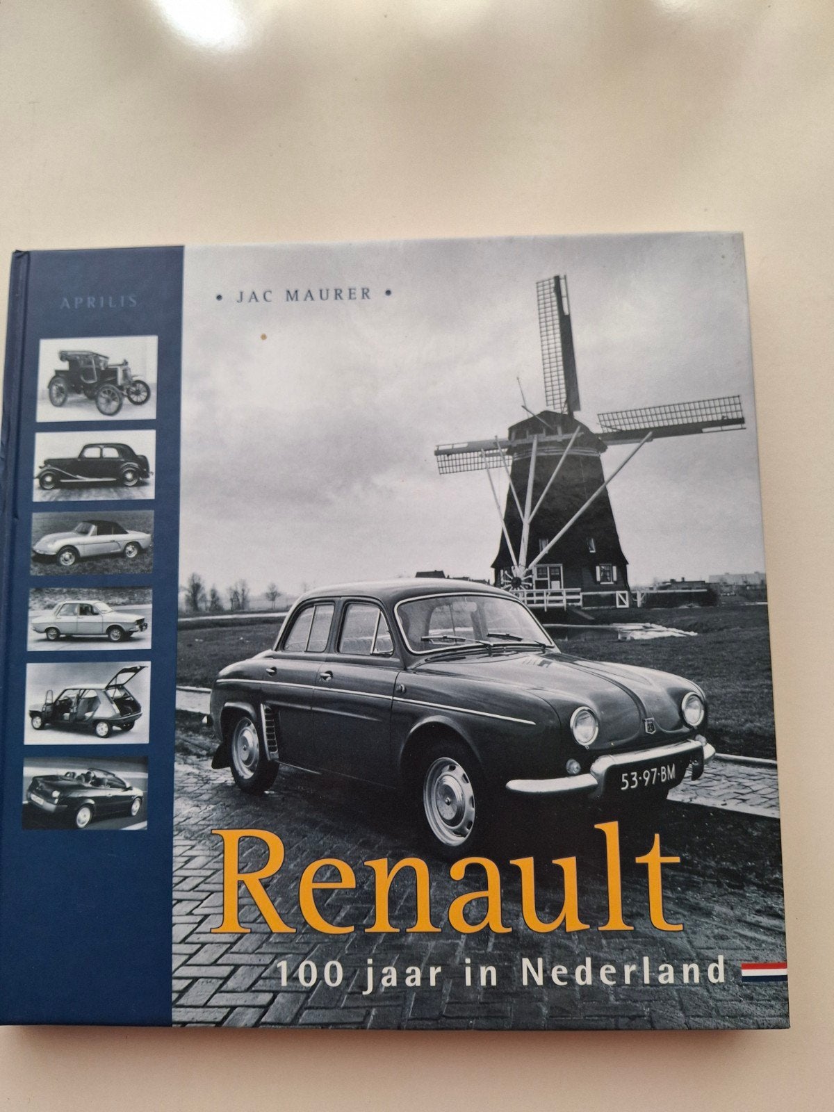 - Renault 100 jaar in Nederland  ( boekje) en schilderijtje, Ophalen of Verzenden, Zo goed als nieuw, Renault, J. Maurer