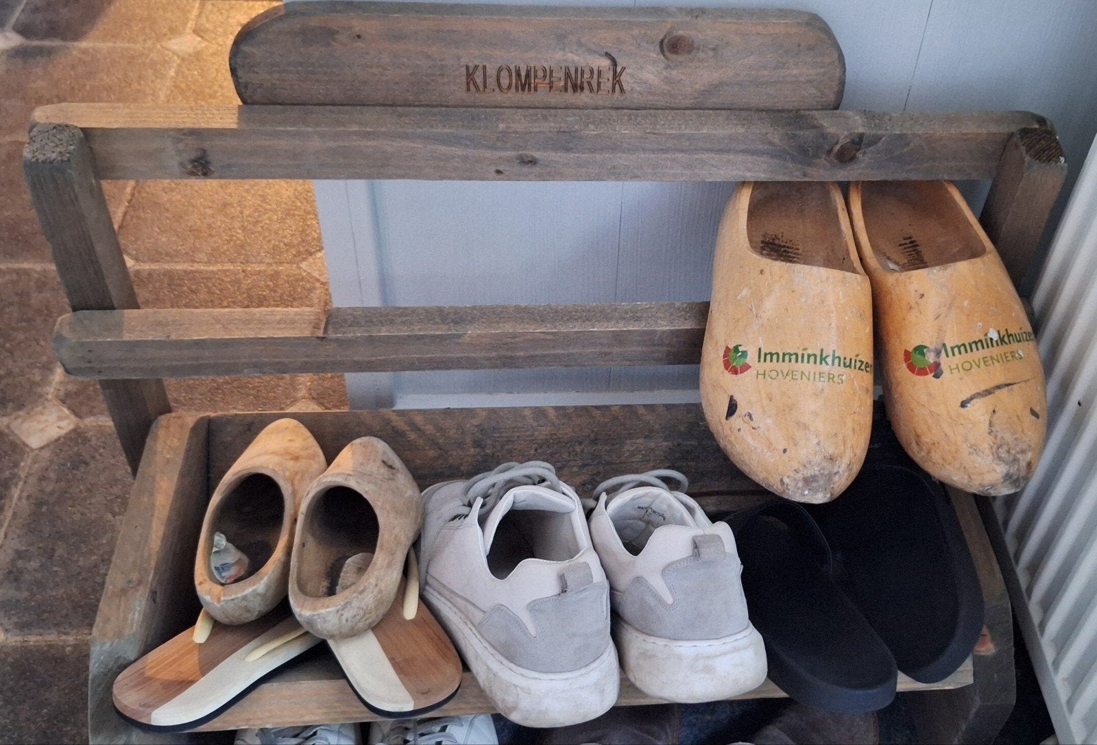 Houten klompenrek - Handgemaakt en decoratief, Ophalen, Zo goed als nieuw