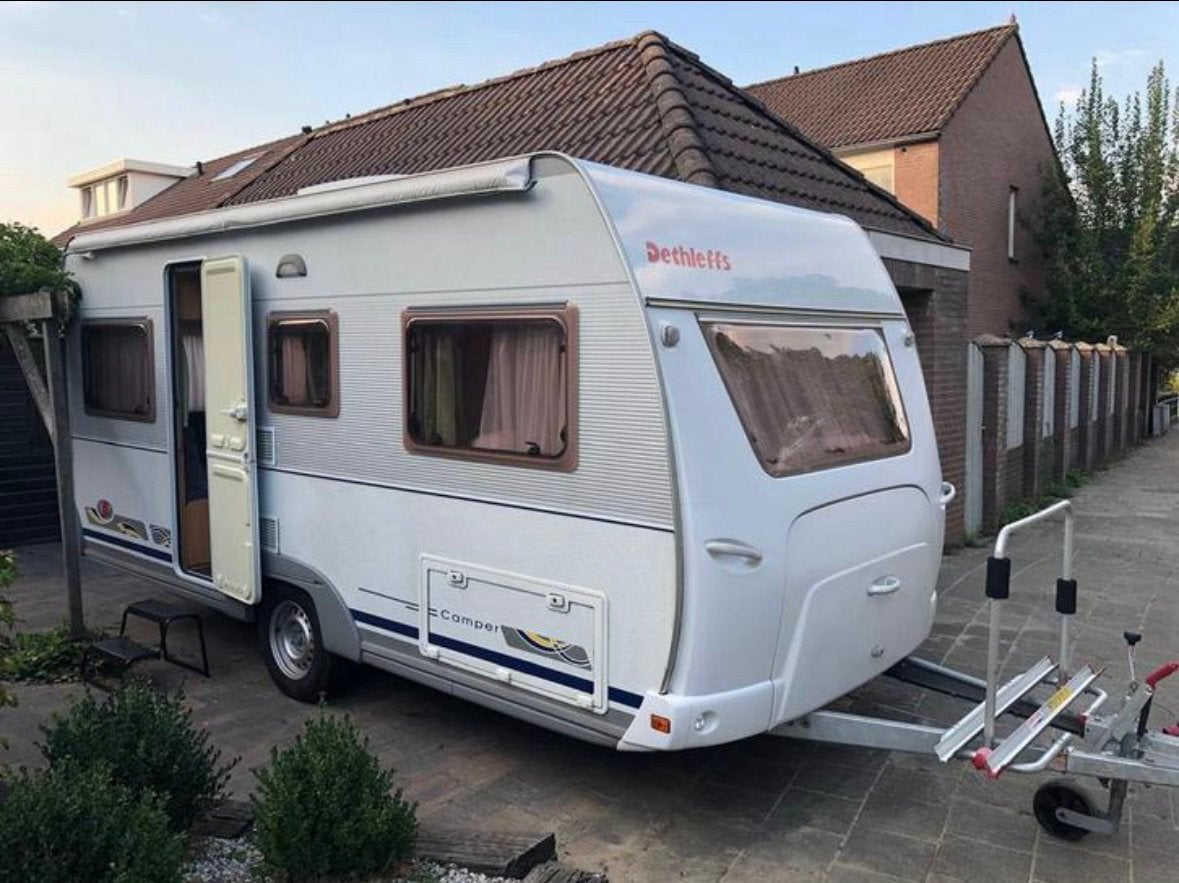 Dethleffs 460 DB Caravan Camper, Rondzit, 750 - 1000 kg, Tot en met 4, Kachel