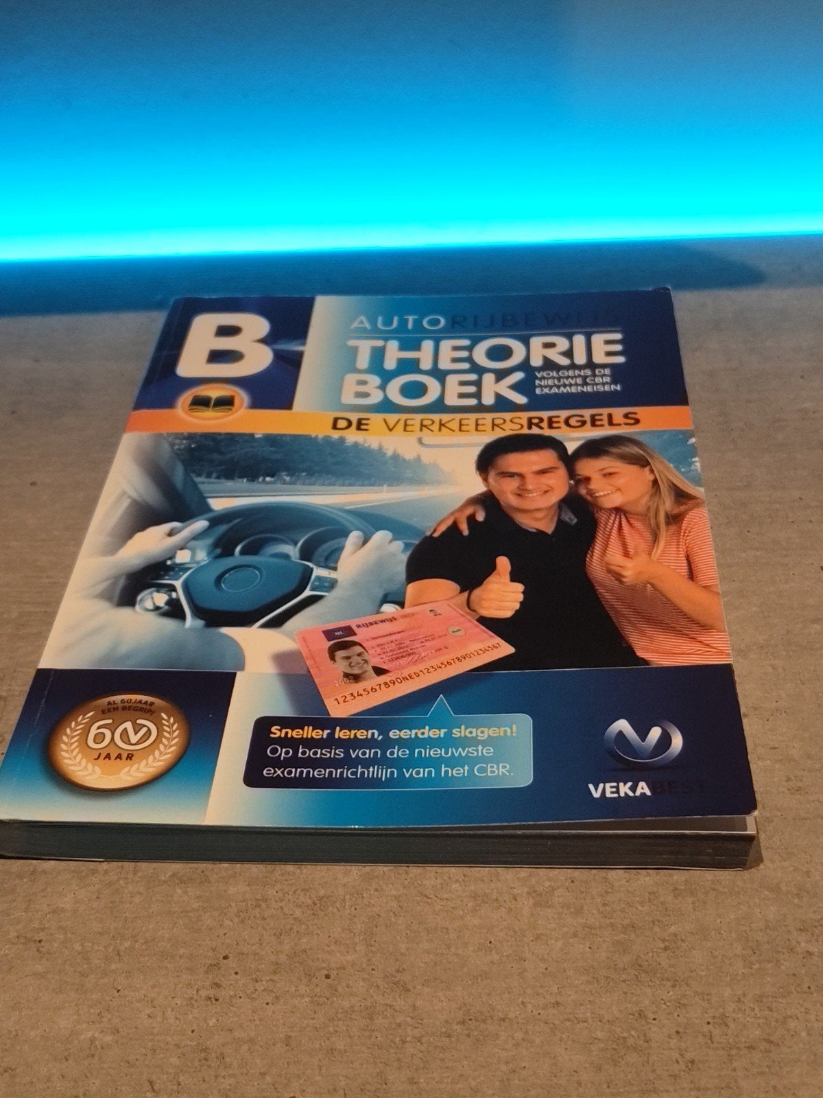 VekaBest Autorijbewijs B Theorieboek - De Verkeersregels, Ophalen of Verzenden, Zo goed als nieuw, Niet van toepassing, VekaBest