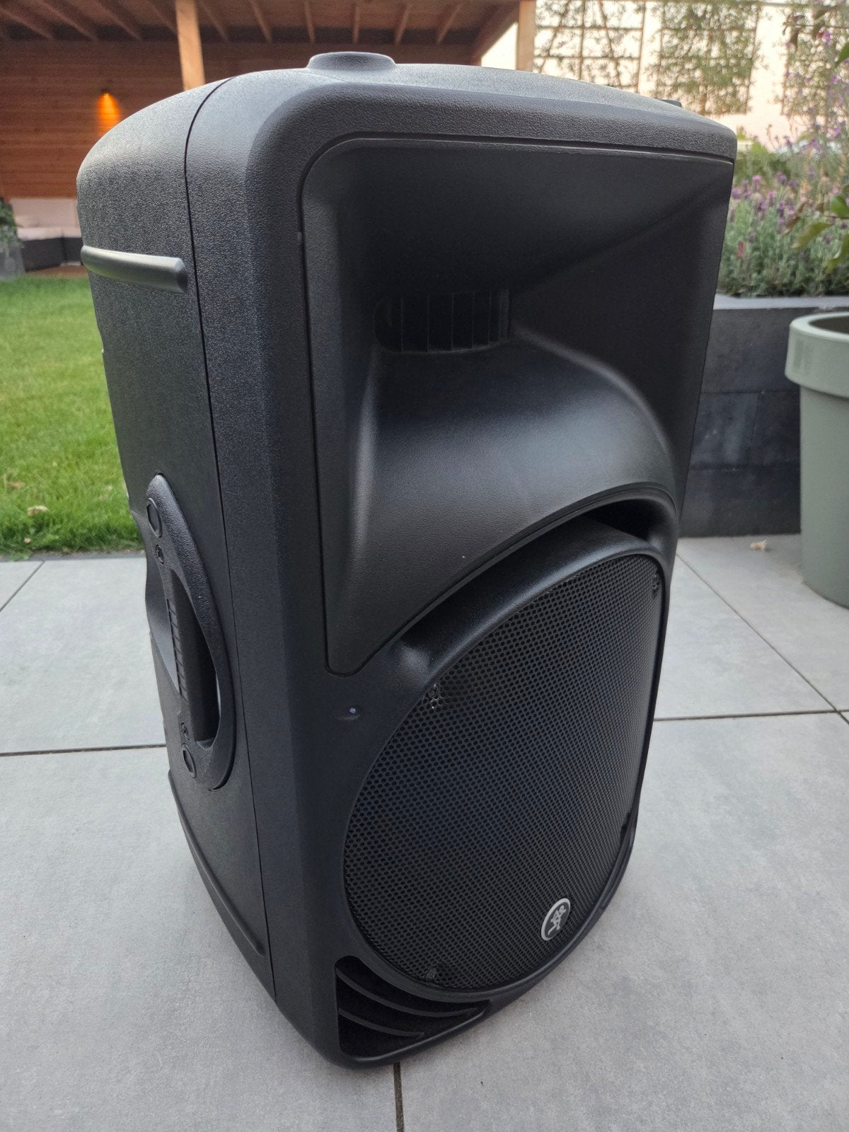 2x Mackie SRM 450 v2 actieve luidsprekers met statieven, Muziek en Instrumenten, Ophalen, Gebruikt, 500 tot 1000 watt, P.A.